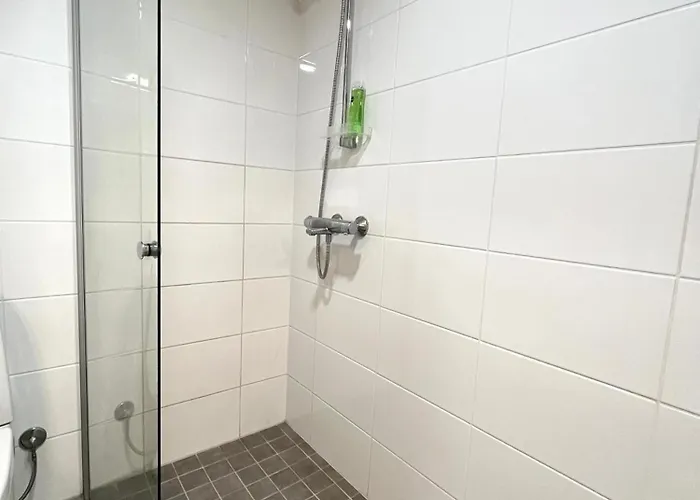 Cozy&compact Near Tikkurila Train Station In